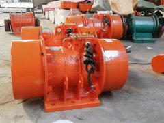 湖北襄樊XVM-A-40-6振動電機已發(fā)貨，請郭經理注意查收